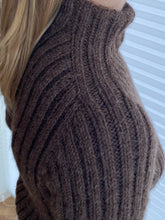 Load image into Gallery viewer, Easy Wide Rib Sweater Kit XS
